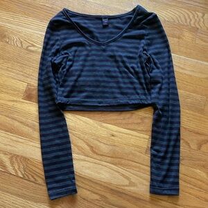 Black and Gray Striped cropped long sleeve shirt